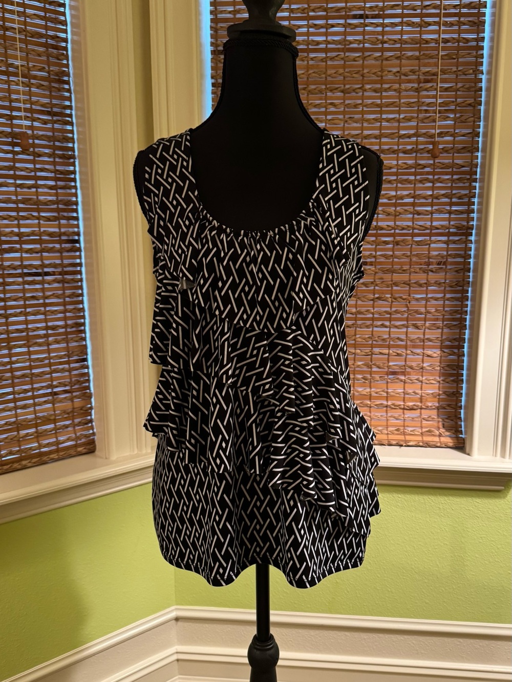 White House Black Market Black & White Geometric Ruffle Tank
